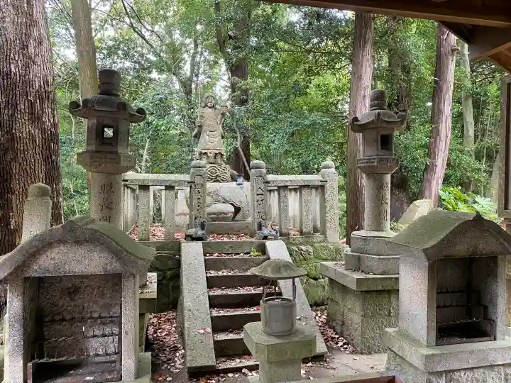 多聞院の{uncategorized: "未分類", other: "その他", undefined: "問題あり", building: "その他建物", grave: "お墓", sacred_gate: "鳥居", guardian: "狛犬", statue: "像", buddha: "仏像", history: "歴史", nature: "自然", garden: "庭園", animal: "動物", pagoda: "塔", temizu: "手水舎", mountain_gate: "山門・神門", sanctuary: "本殿・本堂", subordinate: "末社・摂社", art: "芸術", scenery: "景色", jizo: "地蔵", ema: "絵馬", goshuin: "御朱印", omikuji: "おみくじ", items: "授与品その他", amulet: "お守り", goshuincho: "御朱印帳", eats: "食事", festival: "お祭り", votive_dance: "神楽", shichigosan: "七五三参", wedding: "結婚式", experience: "体験その他", initially: "初詣", around: "周辺", anti_infection: "感染症対策"}