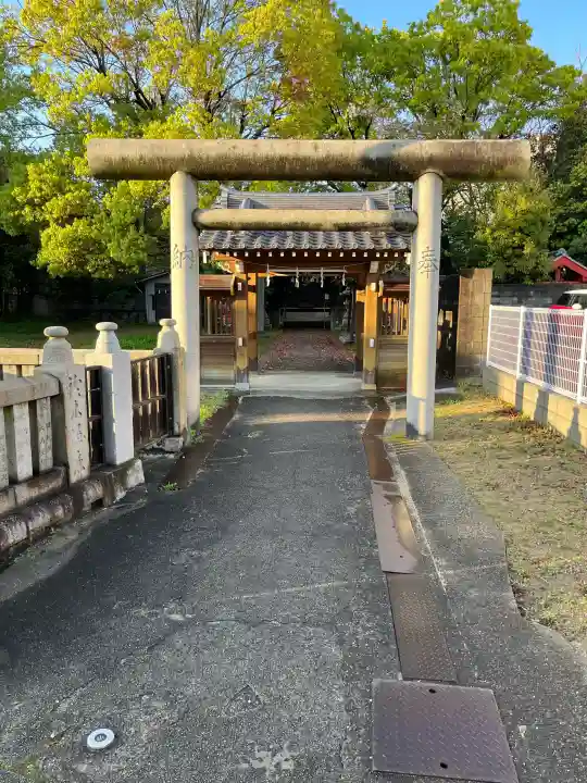 八坂神社の{uncategorized: "未分類", other: "その他", undefined: "問題あり", building: "その他建物", grave: "お墓", sacred_gate: "鳥居", guardian: "狛犬", statue: "像", buddha: "仏像", history: "歴史", nature: "自然", garden: "庭園", animal: "動物", pagoda: "塔", temizu: "手水舎", mountain_gate: "山門・神門", sanctuary: "本殿・本堂", subordinate: "末社・摂社", art: "芸術", scenery: "景色", jizo: "地蔵", ema: "絵馬", goshuin: "御朱印", omikuji: "おみくじ", items: "授与品その他", amulet: "お守り", goshuincho: "御朱印帳", eats: "食事", festival: "お祭り", votive_dance: "神楽", shichigosan: "七五三参", wedding: "結婚式", experience: "体験その他", initially: "初詣", around: "周辺", anti_infection: "感染症対策"}