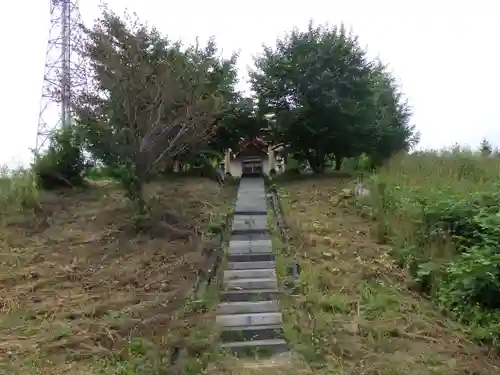 西芭露神社の建物その他