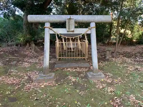 建市神社の鳥居