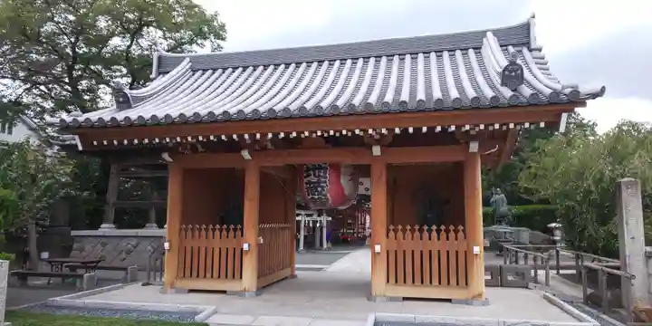 日限地蔵尊 観音院の山門・神門