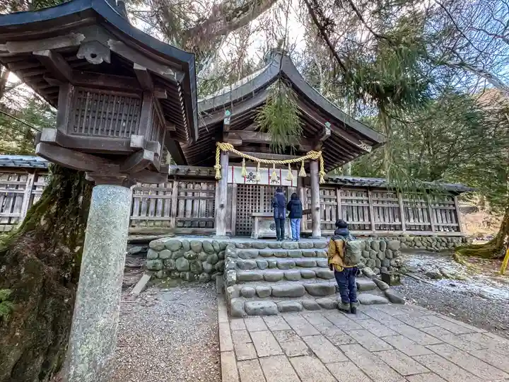 諏訪大社上社前宮(長野県)