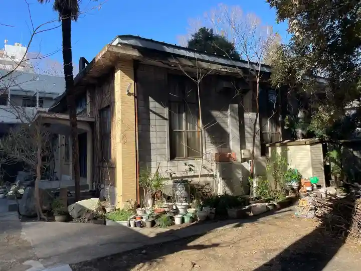 長元寺の{uncategorized: "未分類", other: "その他", undefined: "問題あり", building: "その他建物", grave: "お墓", sacred_gate: "鳥居", guardian: "狛犬", statue: "像", buddha: "仏像", history: "歴史", nature: "自然", garden: "庭園", animal: "動物", pagoda: "塔", temizu: "手水舎", mountain_gate: "山門・神門", sanctuary: "本殿・本堂", subordinate: "末社・摂社", art: "芸術", scenery: "景色", jizo: "地蔵", ema: "絵馬", goshuin: "御朱印", omikuji: "おみくじ", items: "授与品その他", amulet: "お守り", goshuincho: "御朱印帳", eats: "食事", festival: "お祭り", votive_dance: "神楽", shichigosan: "七五三参", wedding: "結婚式", experience: "体験その他", initially: "初詣", around: "周辺", anti_infection: "感染症対策"}