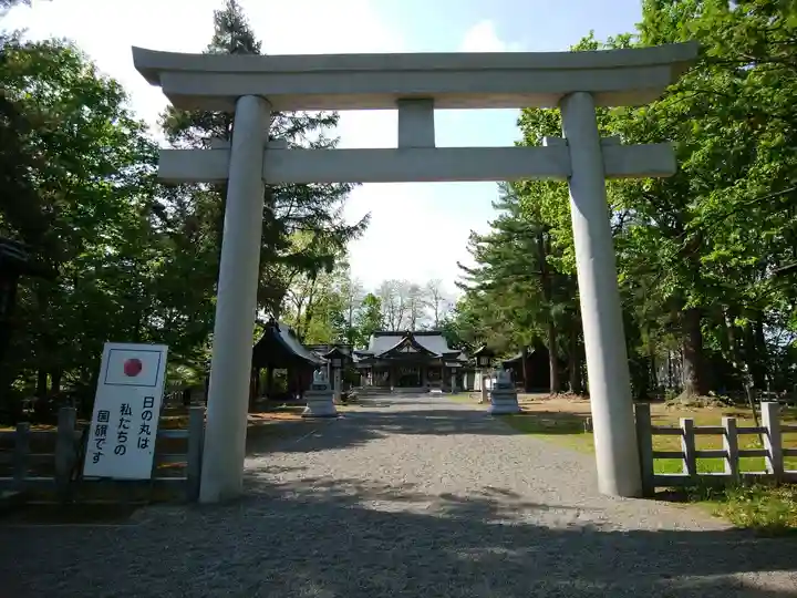 鷹栖神社の鳥居