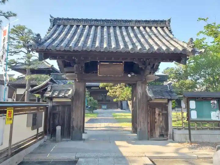 光照院の山門・神門