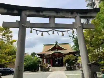 東神奈川熊野神社の{uncategorized: "未分類", other: "その他", undefined: "問題あり", building: "その他建物", grave: "お墓", sacred_gate: "鳥居", guardian: "狛犬", statue: "像", buddha: "仏像", history: "歴史", nature: "自然", garden: "庭園", animal: "動物", pagoda: "塔", temizu: "手水舎", mountain_gate: "山門・神門", sanctuary: "本殿・本堂", subordinate: "末社・摂社", art: "芸術", scenery: "景色", jizo: "地蔵", ema: "絵馬", goshuin: "御朱印", omikuji: "おみくじ", items: "授与品その他", amulet: "お守り", goshuincho: "御朱印帳", eats: "食事", festival: "お祭り", votive_dance: "神楽", shichigosan: "七五三参", wedding: "結婚式", experience: "体験その他", initially: "初詣", around: "周辺", anti_infection: "感染症対策"}