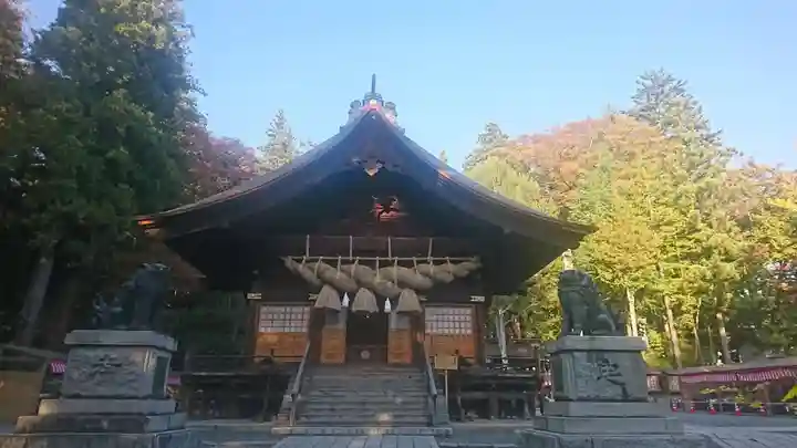 諏訪大社下社秋宮の本殿・本堂