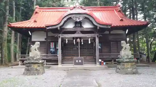 諏訪神社の本殿