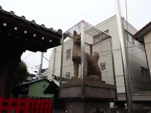 三徳稲荷神社の狛犬