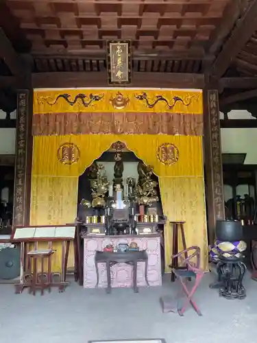 海宝寺の本殿・本堂