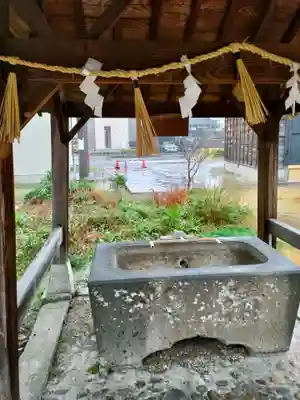 藤島神社の手水舎