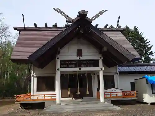 女満別神社の本殿