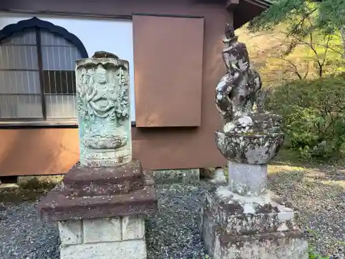 大谷寺の{uncategorized: "未分類", other: "その他", undefined: "問題あり", building: "その他建物", grave: "お墓", sacred_gate: "鳥居", guardian: "狛犬", statue: "像", buddha: "仏像", history: "歴史", nature: "自然", garden: "庭園", animal: "動物", pagoda: "塔", temizu: "手水舎", mountain_gate: "山門・神門", sanctuary: "本殿・本堂", subordinate: "末社・摂社", art: "芸術", scenery: "景色", jizo: "地蔵", ema: "絵馬", goshuin: "御朱印", omikuji: "おみくじ", items: "授与品その他", amulet: "お守り", goshuincho: "御朱印帳", eats: "食事", festival: "お祭り", votive_dance: "神楽", shichigosan: "七五三参", wedding: "結婚式", experience: "体験その他", initially: "初詣", around: "周辺", anti_infection: "感染症対策"}