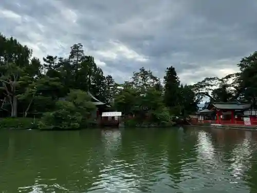 生島足島神社の庭園