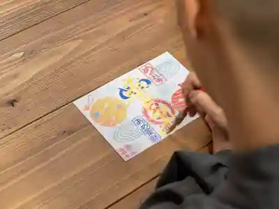 一筆一筆、心を込めてお書き入れします。