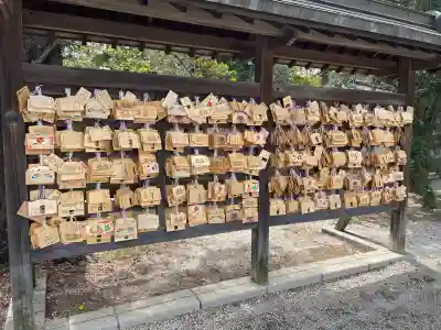 諏訪神社の{uncategorized: "未分類", other: "その他", undefined: "問題あり", building: "その他建物", grave: "お墓", sacred_gate: "鳥居", guardian: "狛犬", statue: "像", buddha: "仏像", history: "歴史", nature: "自然", garden: "庭園", animal: "動物", pagoda: "塔", temizu: "手水舎", mountain_gate: "山門・神門", sanctuary: "本殿・本堂", subordinate: "末社・摂社", art: "芸術", scenery: "景色", jizo: "地蔵", ema: "絵馬", goshuin: "御朱印", omikuji: "おみくじ", items: "授与品その他", amulet: "お守り", goshuincho: "御朱印帳", eats: "食事", festival: "お祭り", votive_dance: "神楽", shichigosan: "七五三参", wedding: "結婚式", experience: "体験その他", initially: "初詣", around: "周辺", anti_infection: "感染症対策"}