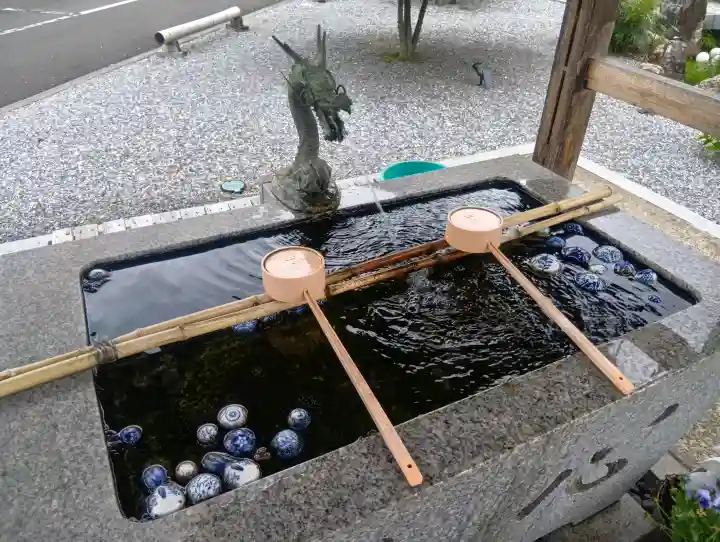 眞中神社の{uncategorized: "未分類", other: "その他", undefined: "問題あり", building: "その他建物", grave: "お墓", sacred_gate: "鳥居", guardian: "狛犬", statue: "像", buddha: "仏像", history: "歴史", nature: "自然", garden: "庭園", animal: "動物", pagoda: "塔", temizu: "手水舎", mountain_gate: "山門・神門", sanctuary: "本殿・本堂", subordinate: "末社・摂社", art: "芸術", scenery: "景色", jizo: "地蔵", ema: "絵馬", goshuin: "御朱印", omikuji: "おみくじ", items: "授与品その他", amulet: "お守り", goshuincho: "御朱印帳", eats: "食事", festival: "お祭り", votive_dance: "神楽", shichigosan: "七五三参", wedding: "結婚式", experience: "体験その他", initially: "初詣", around: "周辺", anti_infection: "感染症対策"}
