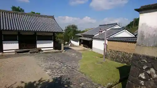 東大寺の{uncategorized: "未分類", other: "その他", undefined: "問題あり", building: "その他建物", grave: "お墓", sacred_gate: "鳥居", guardian: "狛犬", statue: "像", buddha: "仏像", history: "歴史", nature: "自然", garden: "庭園", animal: "動物", pagoda: "塔", temizu: "手水舎", mountain_gate: "山門・神門", sanctuary: "本殿・本堂", subordinate: "末社・摂社", art: "芸術", scenery: "景色", jizo: "地蔵", ema: "絵馬", goshuin: "御朱印", omikuji: "おみくじ", items: "授与品その他", amulet: "お守り", goshuincho: "御朱印帳", eats: "食事", festival: "お祭り", votive_dance: "神楽", shichigosan: "七五三参", wedding: "結婚式", experience: "体験その他", initially: "初詣", around: "周辺", anti_infection: "感染症対策"}