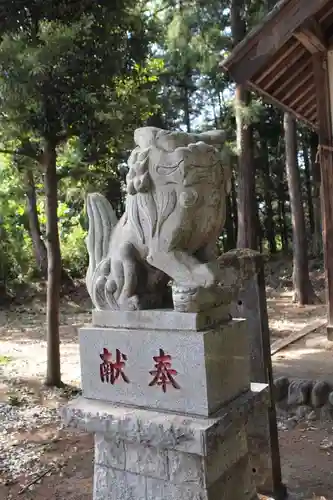 小被神社の狛犬