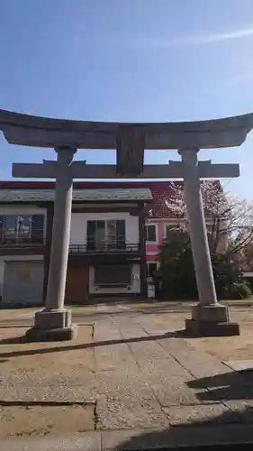 西新井氷川神社の鳥居