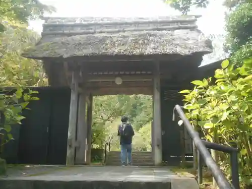 東慶寺の山門・神門
