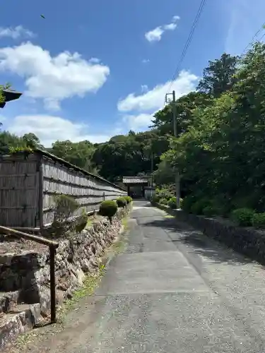 摩訶耶寺の{uncategorized: "未分類", other: "その他", undefined: "問題あり", building: "その他建物", grave: "お墓", sacred_gate: "鳥居", guardian: "狛犬", statue: "像", buddha: "仏像", history: "歴史", nature: "自然", garden: "庭園", animal: "動物", pagoda: "塔", temizu: "手水舎", mountain_gate: "山門・神門", sanctuary: "本殿・本堂", subordinate: "末社・摂社", art: "芸術", scenery: "景色", jizo: "地蔵", ema: "絵馬", goshuin: "御朱印", omikuji: "おみくじ", items: "授与品その他", amulet: "お守り", goshuincho: "御朱印帳", eats: "食事", festival: "お祭り", votive_dance: "神楽", shichigosan: "七五三参", wedding: "結婚式", experience: "体験その他", initially: "初詣", around: "周辺", anti_infection: "感染症対策"}