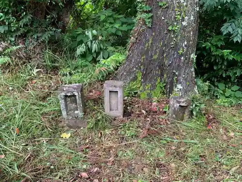 八幡神社の末社