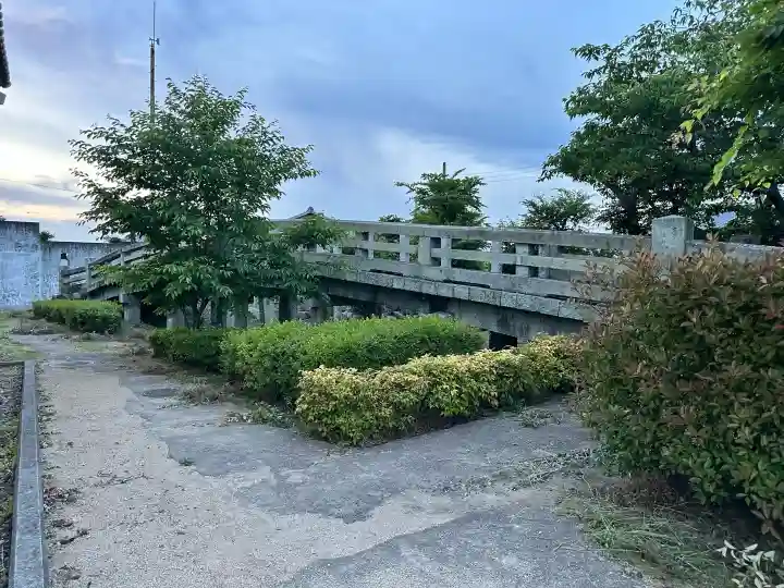 黒田家廟所の{uncategorized: "未分類", other: "その他", undefined: "問題あり", building: "その他建物", grave: "お墓", sacred_gate: "鳥居", guardian: "狛犬", statue: "像", buddha: "仏像", history: "歴史", nature: "自然", garden: "庭園", animal: "動物", pagoda: "塔", temizu: "手水舎", mountain_gate: "山門・神門", sanctuary: "本殿・本堂", subordinate: "末社・摂社", art: "芸術", scenery: "景色", jizo: "地蔵", ema: "絵馬", goshuin: "御朱印", omikuji: "おみくじ", items: "授与品その他", amulet: "お守り", goshuincho: "御朱印帳", eats: "食事", festival: "お祭り", votive_dance: "神楽", shichigosan: "七五三参", wedding: "結婚式", experience: "体験その他", initially: "初詣", around: "周辺", anti_infection: "感染症対策"}