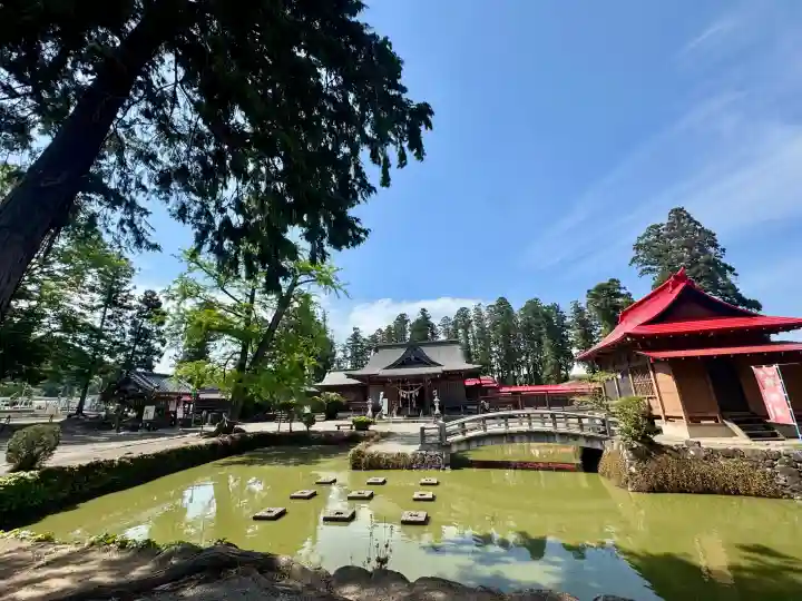 熊野神社の{uncategorized: "未分類", other: "その他", undefined: "問題あり", building: "その他建物", grave: "お墓", sacred_gate: "鳥居", guardian: "狛犬", statue: "像", buddha: "仏像", history: "歴史", nature: "自然", garden: "庭園", animal: "動物", pagoda: "塔", temizu: "手水舎", mountain_gate: "山門・神門", sanctuary: "本殿・本堂", subordinate: "末社・摂社", art: "芸術", scenery: "景色", jizo: "地蔵", ema: "絵馬", goshuin: "御朱印", omikuji: "おみくじ", items: "授与品その他", amulet: "お守り", goshuincho: "御朱印帳", eats: "食事", festival: "お祭り", votive_dance: "神楽", shichigosan: "七五三参", wedding: "結婚式", experience: "体験その他", initially: "初詣", around: "周辺", anti_infection: "感染症対策"}