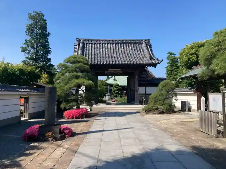 龍華寺の{uncategorized: "未分類", other: "その他", undefined: "問題あり", building: "その他建物", grave: "お墓", sacred_gate: "鳥居", guardian: "狛犬", statue: "像", buddha: "仏像", history: "歴史", nature: "自然", garden: "庭園", animal: "動物", pagoda: "塔", temizu: "手水舎", mountain_gate: "山門・神門", sanctuary: "本殿・本堂", subordinate: "末社・摂社", art: "芸術", scenery: "景色", jizo: "地蔵", ema: "絵馬", goshuin: "御朱印", omikuji: "おみくじ", items: "授与品その他", amulet: "お守り", goshuincho: "御朱印帳", eats: "食事", festival: "お祭り", votive_dance: "神楽", shichigosan: "七五三参", wedding: "結婚式", experience: "体験その他", initially: "初詣", around: "周辺", anti_infection: "感染症対策"}