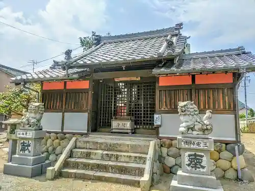 三宅社の本殿・本堂