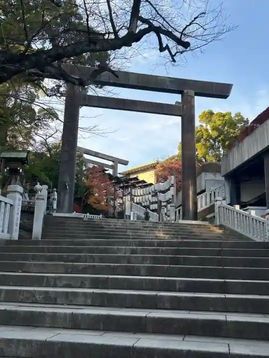 伊勢山皇大神宮の{uncategorized: "未分類", other: "その他", undefined: "問題あり", building: "その他建物", grave: "お墓", sacred_gate: "鳥居", guardian: "狛犬", statue: "像", buddha: "仏像", history: "歴史", nature: "自然", garden: "庭園", animal: "動物", pagoda: "塔", temizu: "手水舎", mountain_gate: "山門・神門", sanctuary: "本殿・本堂", subordinate: "末社・摂社", art: "芸術", scenery: "景色", jizo: "地蔵", ema: "絵馬", goshuin: "御朱印", omikuji: "おみくじ", items: "授与品その他", amulet: "お守り", goshuincho: "御朱印帳", eats: "食事", festival: "お祭り", votive_dance: "神楽", shichigosan: "七五三参", wedding: "結婚式", experience: "体験その他", initially: "初詣", around: "周辺", anti_infection: "感染症対策"}