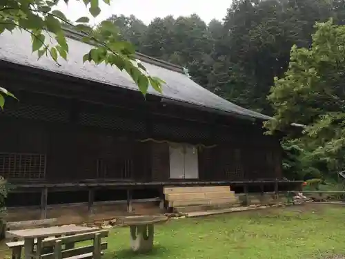 成菩提院の本殿