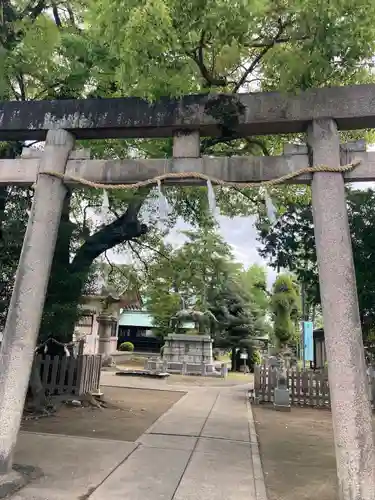 大神神社（花池）の鳥居