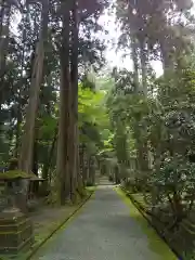 雄山神社中宮祈願殿の建物その他