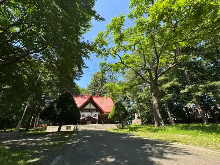 帯廣神社の{uncategorized: "未分類", other: "その他", undefined: "問題あり", building: "その他建物", grave: "お墓", sacred_gate: "鳥居", guardian: "狛犬", statue: "像", buddha: "仏像", history: "歴史", nature: "自然", garden: "庭園", animal: "動物", pagoda: "塔", temizu: "手水舎", mountain_gate: "山門・神門", sanctuary: "本殿・本堂", subordinate: "末社・摂社", art: "芸術", scenery: "景色", jizo: "地蔵", ema: "絵馬", goshuin: "御朱印", omikuji: "おみくじ", items: "授与品その他", amulet: "お守り", goshuincho: "御朱印帳", eats: "食事", festival: "お祭り", votive_dance: "神楽", shichigosan: "七五三参", wedding: "結婚式", experience: "体験その他", initially: "初詣", around: "周辺", anti_infection: "感染症対策"}