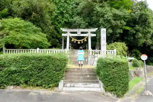 白鳥神社の鳥居