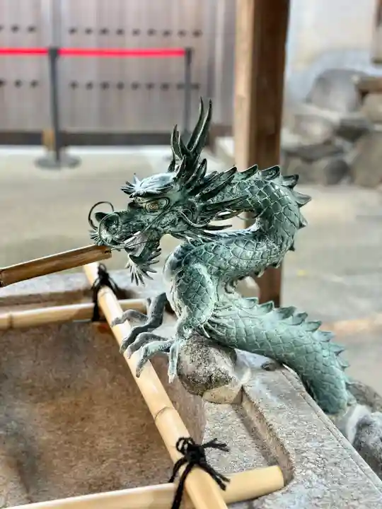 石切劔箭神社の手水舎