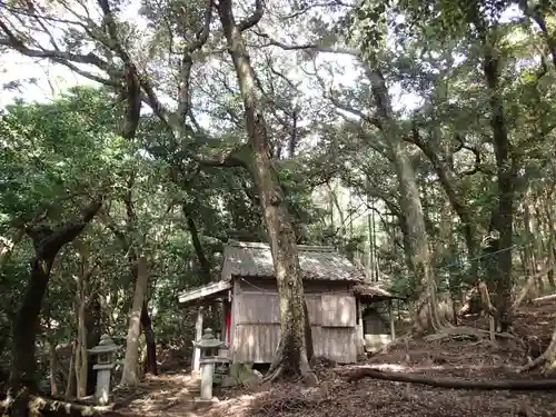 濱殿神社の建物その他