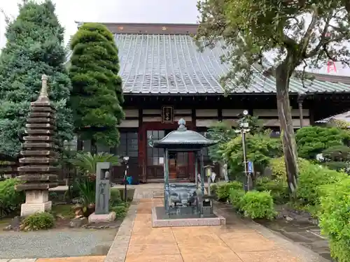 玉寳寺の本殿・本堂