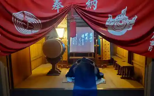 石穴稲荷神社の本殿・本堂