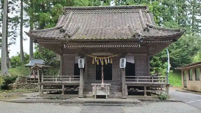 月山神社の本殿