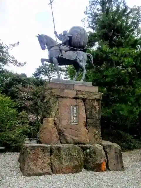 尾山神社の{uncategorized: "未分類", other: "その他", undefined: "問題あり", building: "その他建物", grave: "お墓", sacred_gate: "鳥居", guardian: "狛犬", statue: "像", buddha: "仏像", history: "歴史", nature: "自然", garden: "庭園", animal: "動物", pagoda: "塔", temizu: "手水舎", mountain_gate: "山門・神門", sanctuary: "本殿・本堂", subordinate: "末社・摂社", art: "芸術", scenery: "景色", jizo: "地蔵", ema: "絵馬", goshuin: "御朱印", omikuji: "おみくじ", items: "授与品その他", amulet: "お守り", goshuincho: "御朱印帳", eats: "食事", festival: "お祭り", votive_dance: "神楽", shichigosan: "七五三参", wedding: "結婚式", experience: "体験その他", initially: "初詣", around: "周辺", anti_infection: "感染症対策"}
