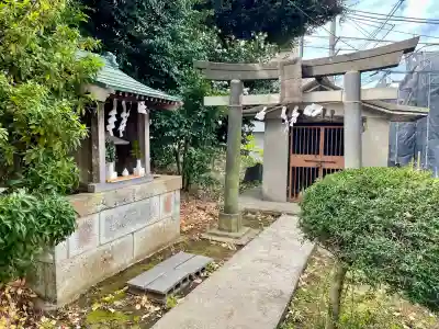 八杉神社の{uncategorized: "未分類", other: "その他", undefined: "問題あり", building: "その他建物", grave: "お墓", sacred_gate: "鳥居", guardian: "狛犬", statue: "像", buddha: "仏像", history: "歴史", nature: "自然", garden: "庭園", animal: "動物", pagoda: "塔", temizu: "手水舎", mountain_gate: "山門・神門", sanctuary: "本殿・本堂", subordinate: "末社・摂社", art: "芸術", scenery: "景色", jizo: "地蔵", ema: "絵馬", goshuin: "御朱印", omikuji: "おみくじ", items: "授与品その他", amulet: "お守り", goshuincho: "御朱印帳", eats: "食事", festival: "お祭り", votive_dance: "神楽", shichigosan: "七五三参", wedding: "結婚式", experience: "体験その他", initially: "初詣", around: "周辺", anti_infection: "感染症対策"}