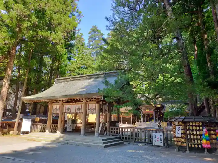 諏訪大社の山門・神門