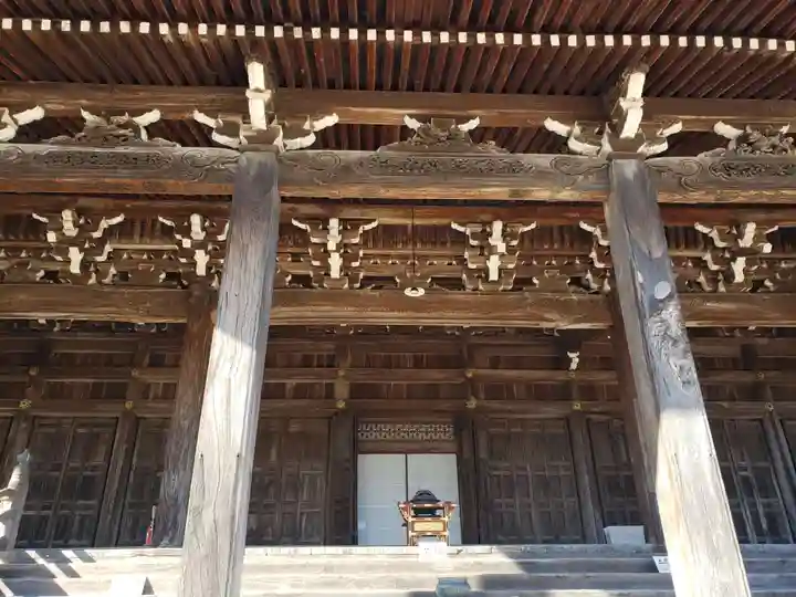 勝興寺の本殿・本堂