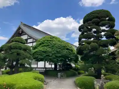 宝光寺の{uncategorized: "未分類", other: "その他", undefined: "問題あり", building: "その他建物", grave: "お墓", sacred_gate: "鳥居", guardian: "狛犬", statue: "像", buddha: "仏像", history: "歴史", nature: "自然", garden: "庭園", animal: "動物", pagoda: "塔", temizu: "手水舎", mountain_gate: "山門・神門", sanctuary: "本殿・本堂", subordinate: "末社・摂社", art: "芸術", scenery: "景色", jizo: "地蔵", ema: "絵馬", goshuin: "御朱印", omikuji: "おみくじ", items: "授与品その他", amulet: "お守り", goshuincho: "御朱印帳", eats: "食事", festival: "お祭り", votive_dance: "神楽", shichigosan: "七五三参", wedding: "結婚式", experience: "体験その他", initially: "初詣", around: "周辺", anti_infection: "感染症対策"}