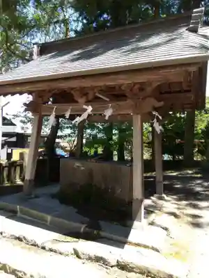 諏訪大社上社前宮の手水舎