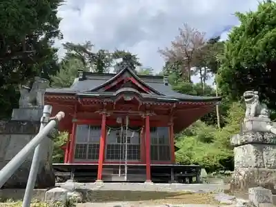 三騎神社の本殿