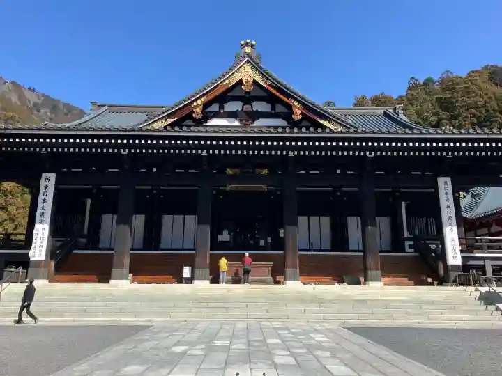 久遠寺の{uncategorized: "未分類", other: "その他", undefined: "問題あり", building: "その他建物", grave: "お墓", sacred_gate: "鳥居", guardian: "狛犬", statue: "像", buddha: "仏像", history: "歴史", nature: "自然", garden: "庭園", animal: "動物", pagoda: "塔", temizu: "手水舎", mountain_gate: "山門・神門", sanctuary: "本殿・本堂", subordinate: "末社・摂社", art: "芸術", scenery: "景色", jizo: "地蔵", ema: "絵馬", goshuin: "御朱印", omikuji: "おみくじ", items: "授与品その他", amulet: "お守り", goshuincho: "御朱印帳", eats: "食事", festival: "お祭り", votive_dance: "神楽", shichigosan: "七五三参", wedding: "結婚式", experience: "体験その他", initially: "初詣", around: "周辺", anti_infection: "感染症対策"}